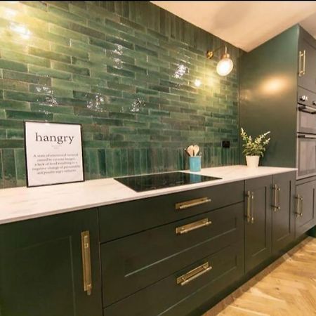 Recently Refurbished Home. Poulton-le-Fylde Luaran gambar